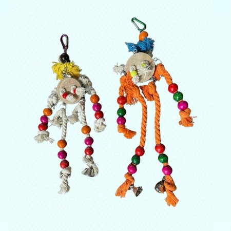 ألعاب للجاكو خشب و خيطان صوف