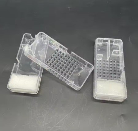 قفص ملكات بلاستيك